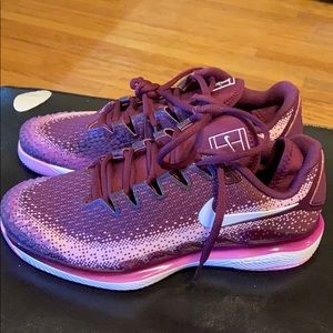 Nike women’s air zoom tennis shoe